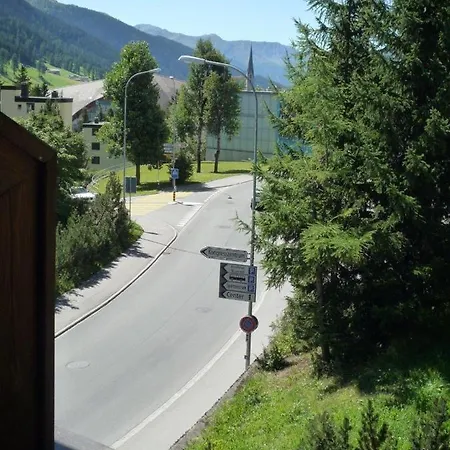 Des Alpes דירה